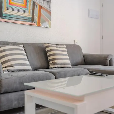 Apartman Charming 1-bedroom With Ocean Views In *