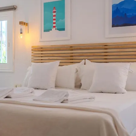 Charming 1-bedroom With Ocean Views In Apartman